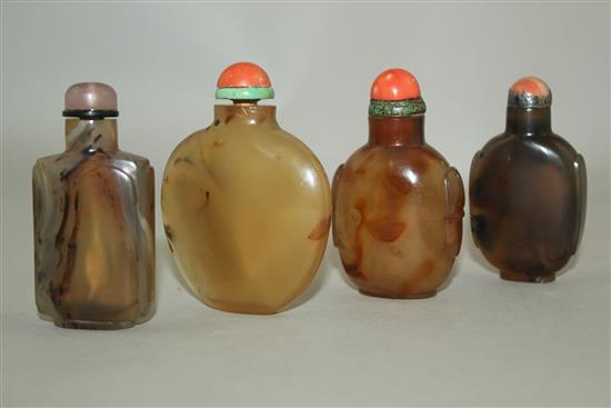 Four Chinese chalcedony/agate snuff bottles, 1800-1900, 5.3 - 5.8cm